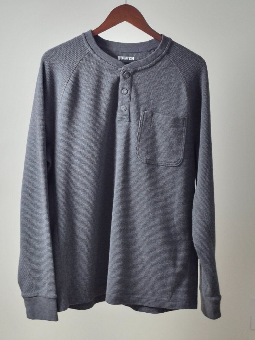 Duluth Trading Co Men’s L Burly Thermal Henley Gray Waffle Knit Pocket Shirt